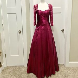 Custom Vintage Gorgeous Lace Beaded Gown